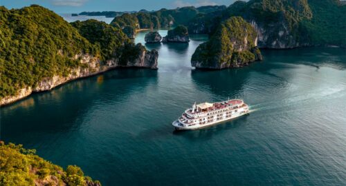 Ambassador Signature Cruise | Baía de Ha Long Bay